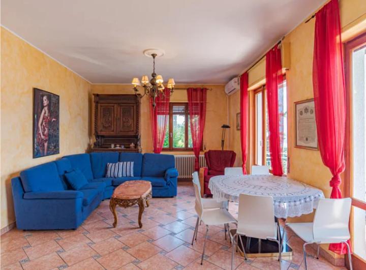 Varenna Wonders, Villa With Pool For 14 Guests Perledo Room photo